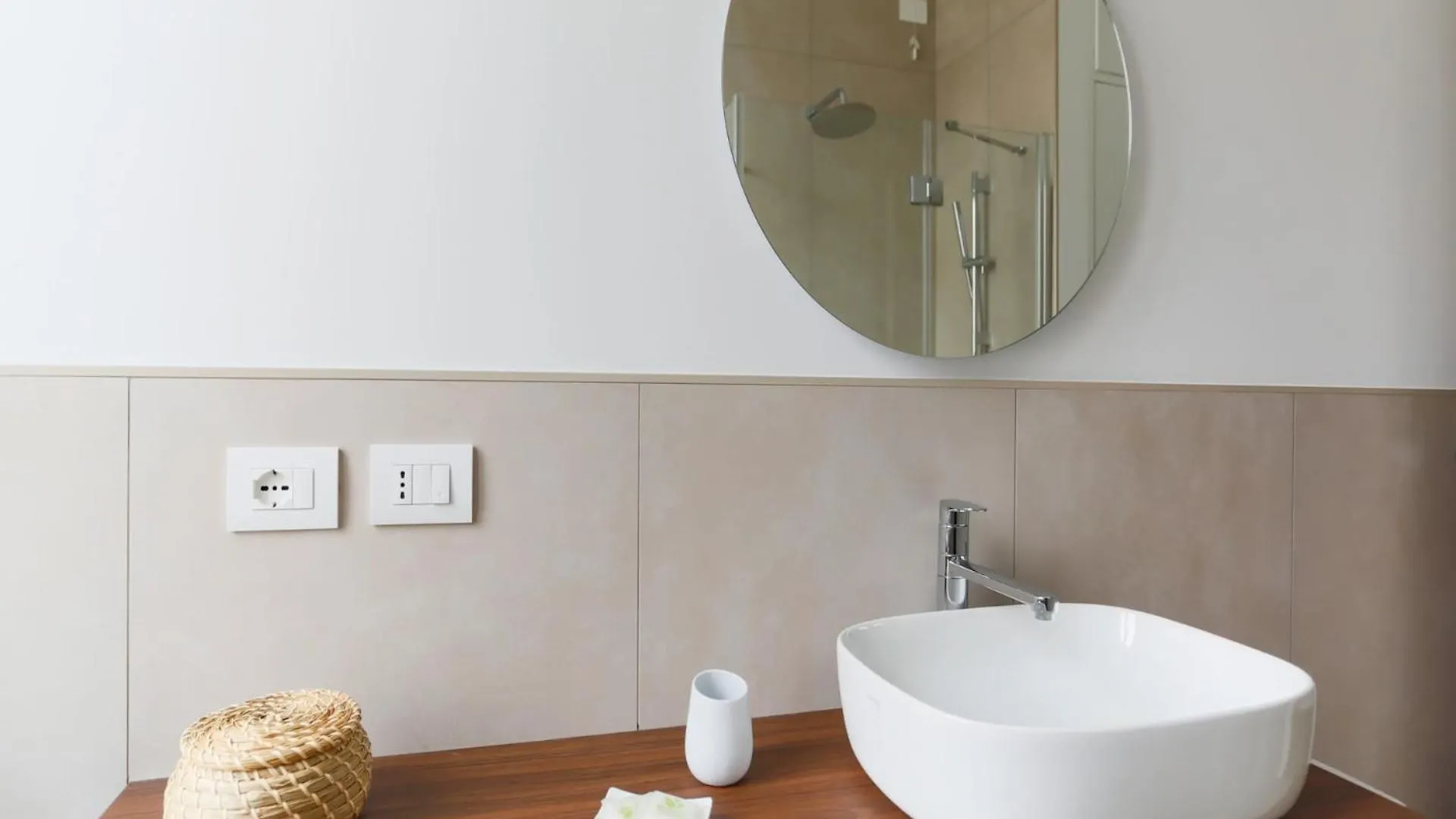 מילאנו The Best Rent - Spacious And Renovated Two-Bedroom Apartment Downtown