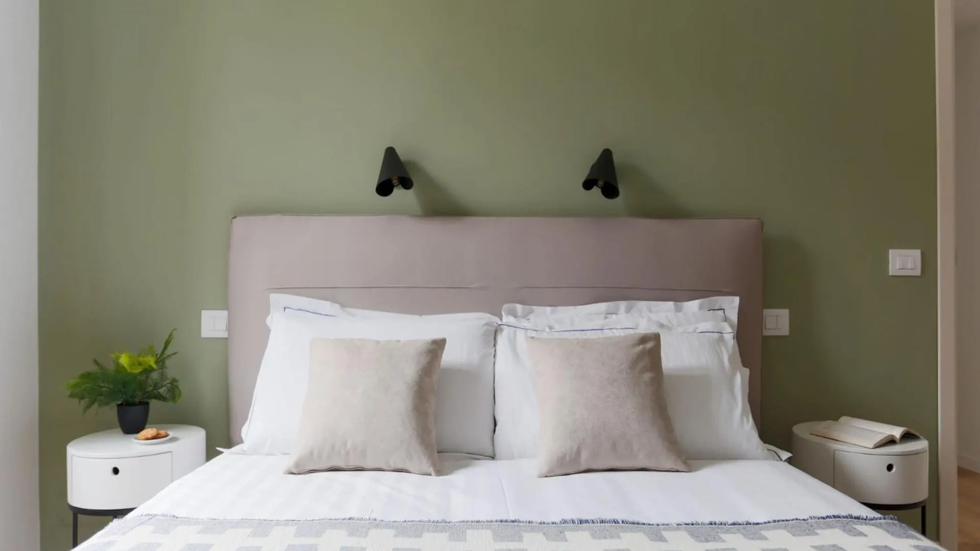 מילאנו The Best Rent - Spacious And Renovated Two-Bedroom Apartment Downtown